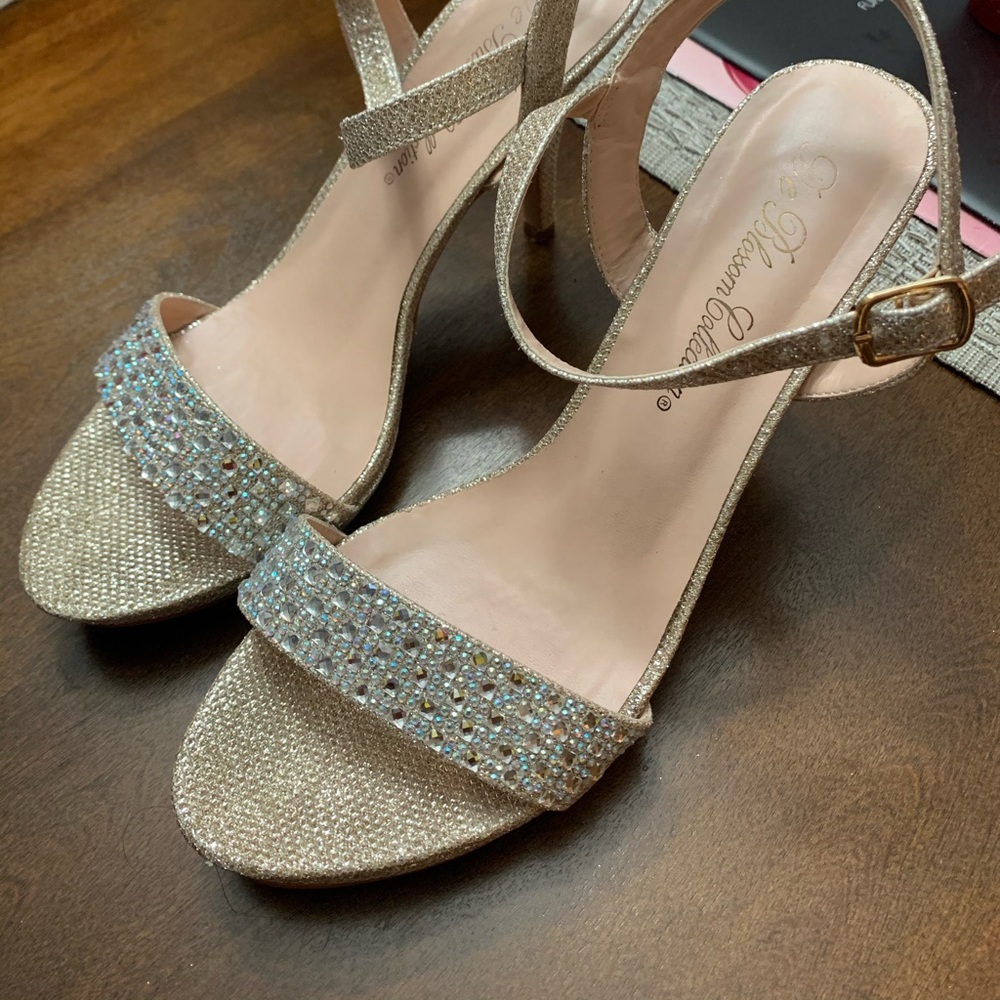 Heels - Picture 2 of 4